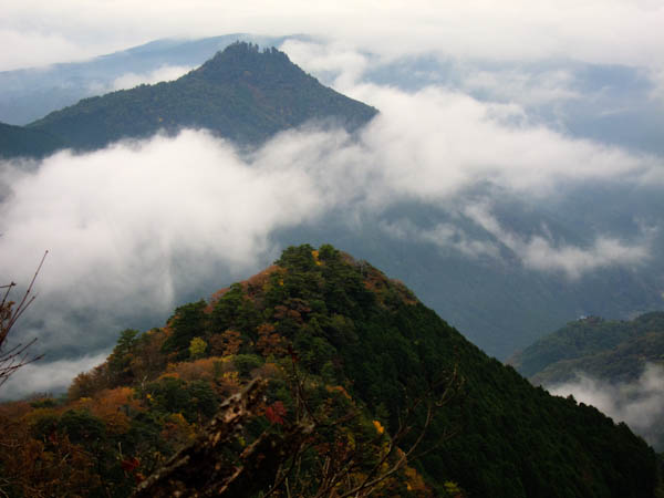 霧の求菩提山